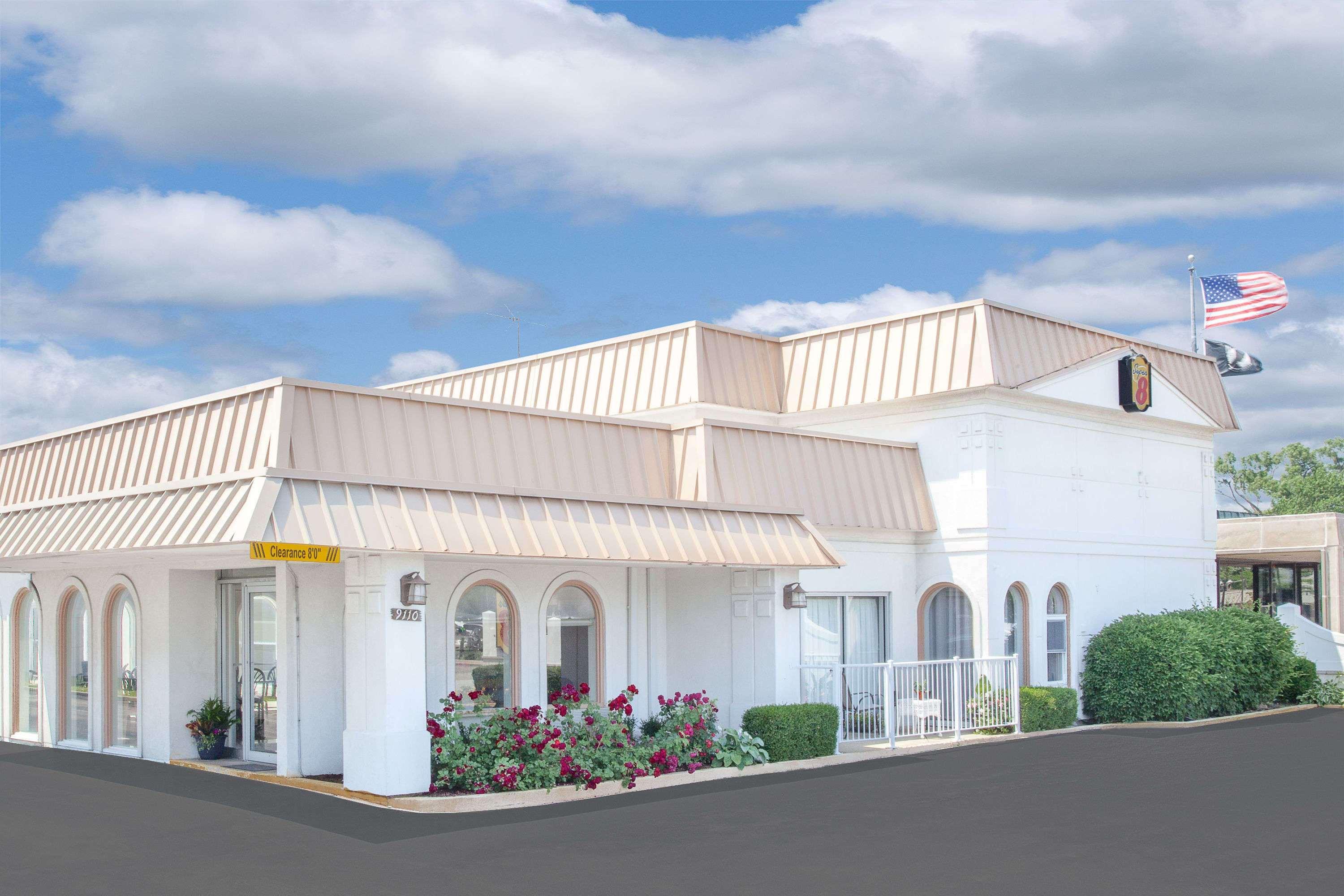 Super 8 By Wyndham Morton Grove/Chicago Otel Dış mekan fotoğraf